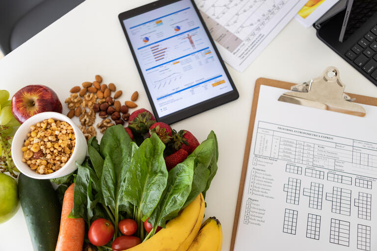 Healthy food and food tracking