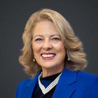 Leslie Simmons
