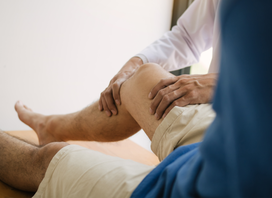 a knee being examined